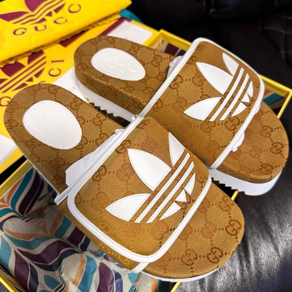💯❤️ Brand New Gucci x Adidas GG Canvas Platform Slides - Size 9 / 39 - Picture 3 of 15